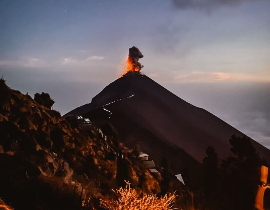 volcán de fuego Guatemala